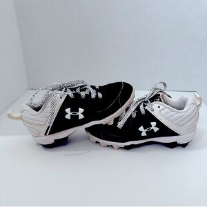 Under armour low lead off baseball cleats, unisex